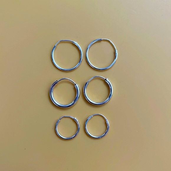 Silver earrings! - Picture 1 of 1